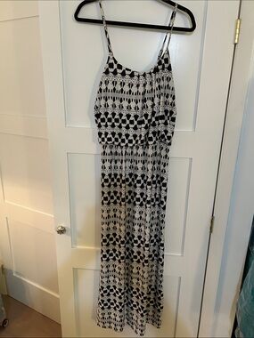 Magic Black and White Geometric Maxi Dress